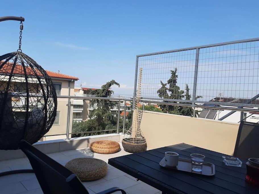 Όμορφο Διαμέρισμα- Σοφίτα Με Υπέροχη Θεα Салоніки Екстер'єр фото